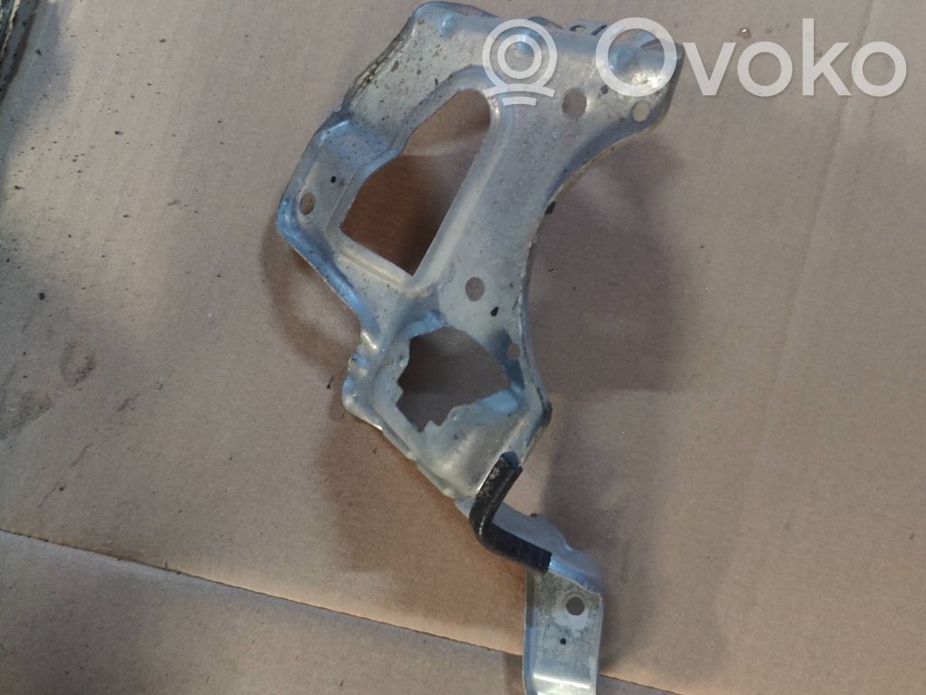 Front door exterior handle/bracket   7066041,671200,DX53D7