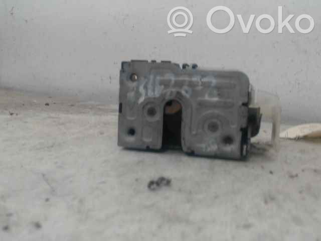 Renault Clio III Zamek drzwi tylnych 