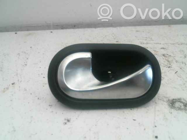 Renault Twingo III Manecilla interna puerta trasera 