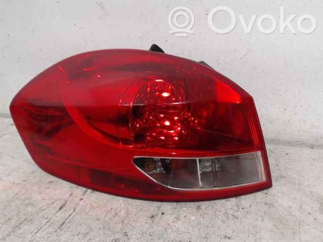 Renault Clio III Aizmugurējais lukturis virsbūvē 