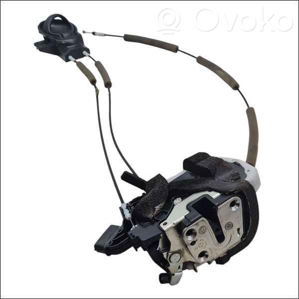 Nissan Juke I F15 Front door lock 