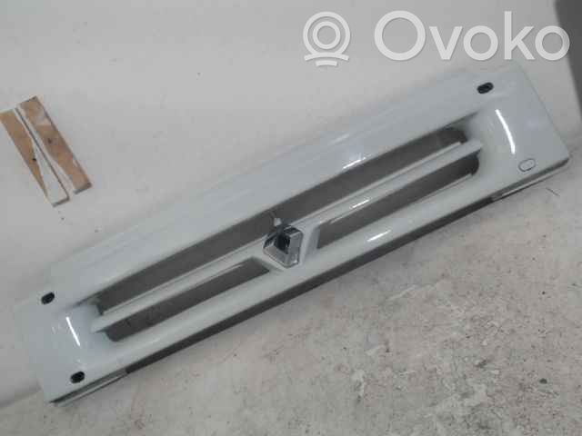 Renault Master I Front bumper upper radiator grill 