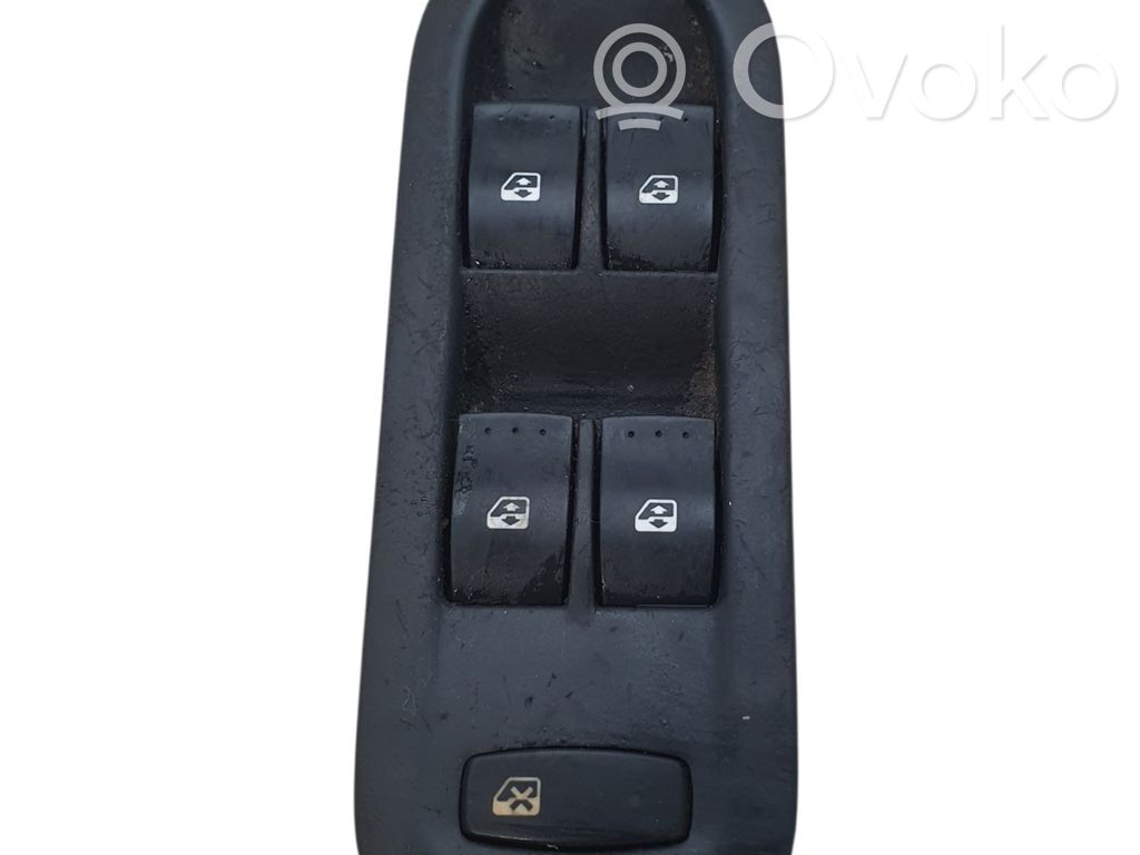 Renault Scenic I Elektrinių langų jungtukas 