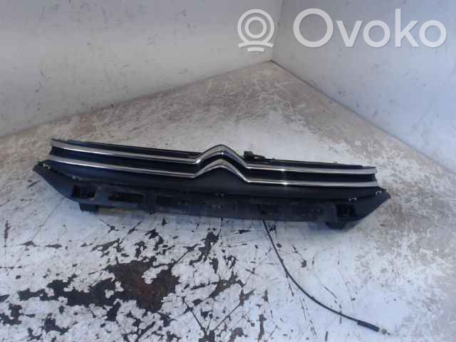 Citroen C3 Etupuskurin ylempi jäähdytinsäleikkö 