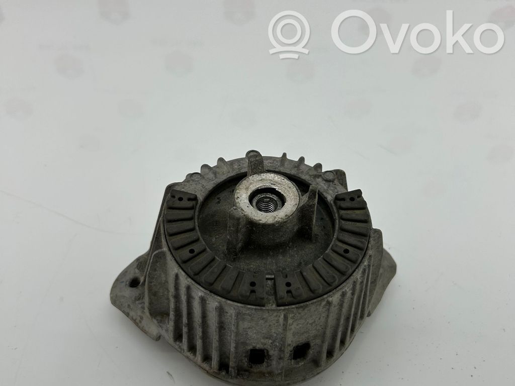 Mercedes-Benz E W212 Engine mount bracket 