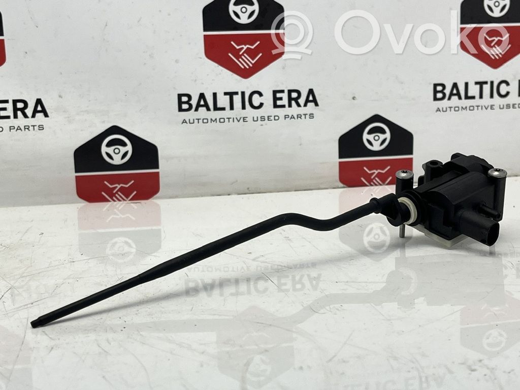 BMW 5 F10 F11 Siłownik klapki wlewu paliwa 