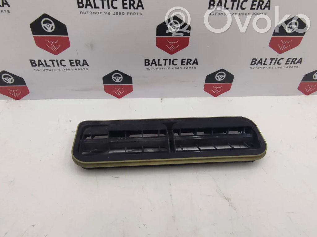 Mercedes-Benz C W204 Kratka wentylacyjna pod zderzakiem tylnym 