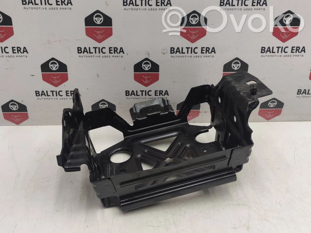 BMW i4 Battery bracket 