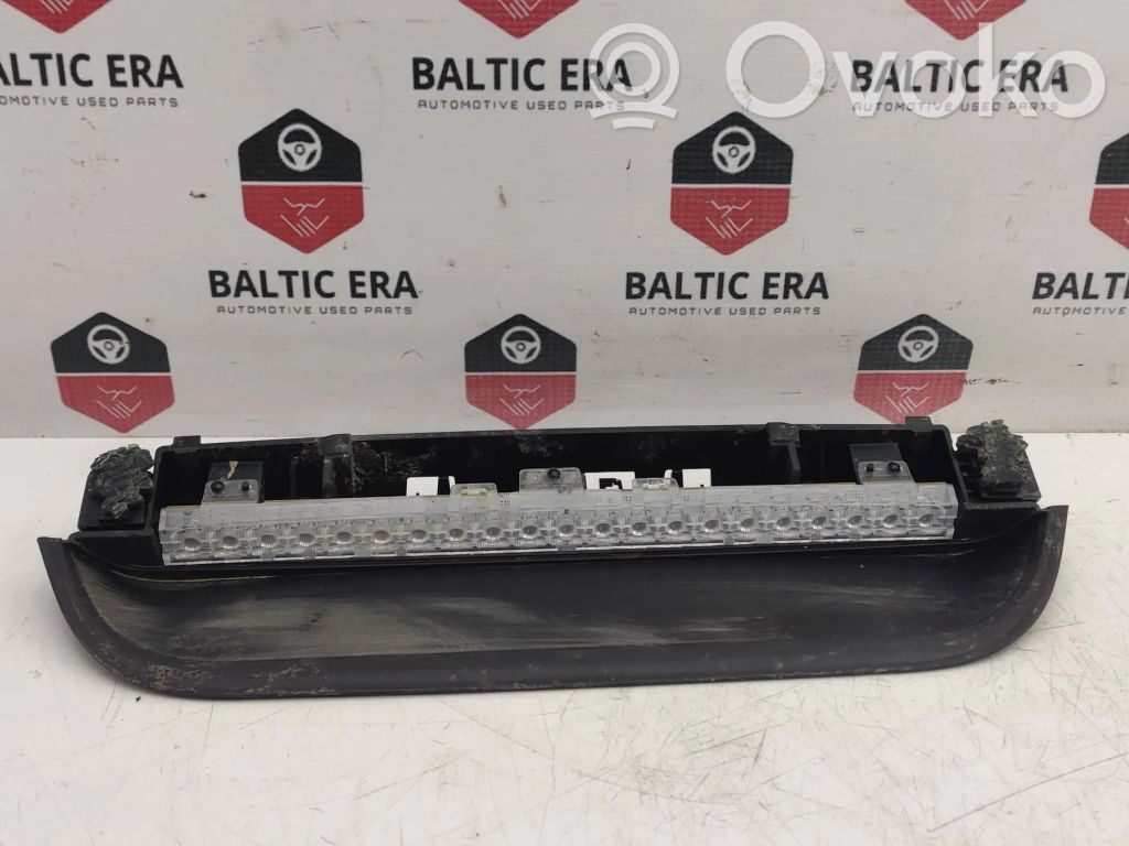 BMW i4 Third/center stoplight 