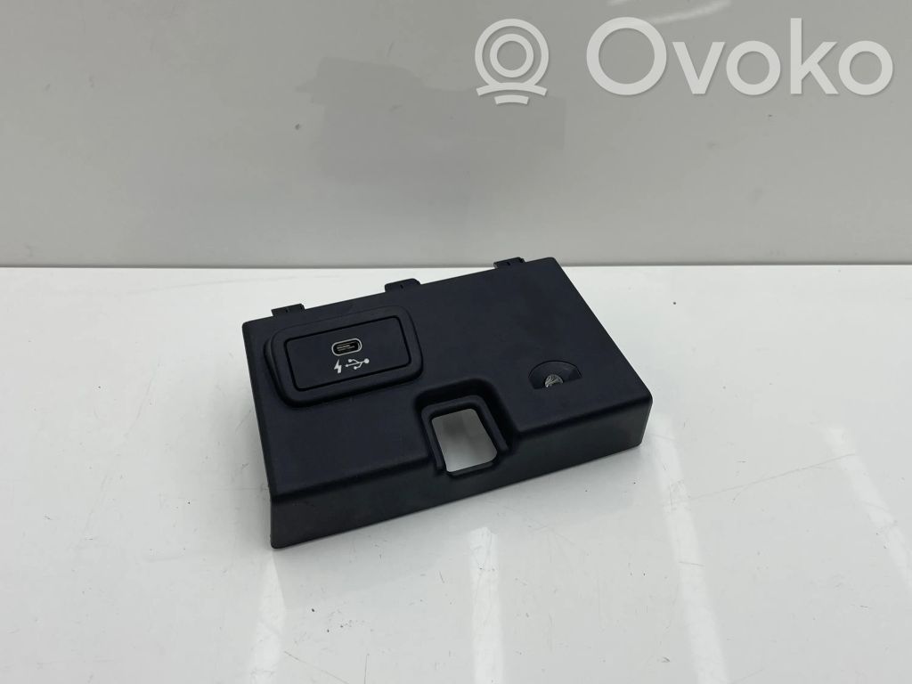 Enchufe conector USB   6807232,584507,106038803C