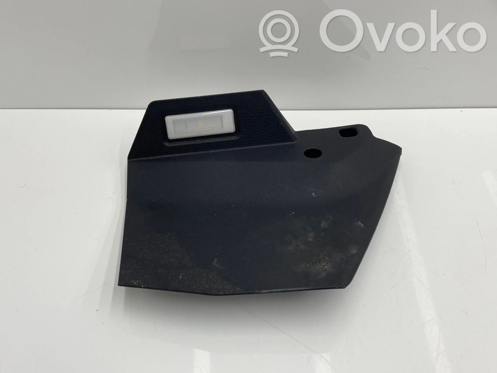BMW 2 F46 Cita veida salona detaļa 