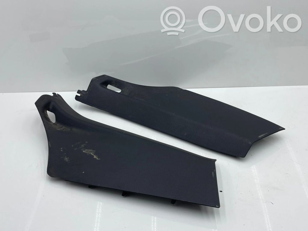 BMW 2 F46 Moldura del pillar (D) (Inferior) 