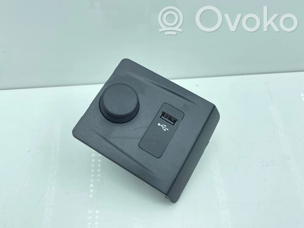 Enchufe conector USB   6820397,9284254