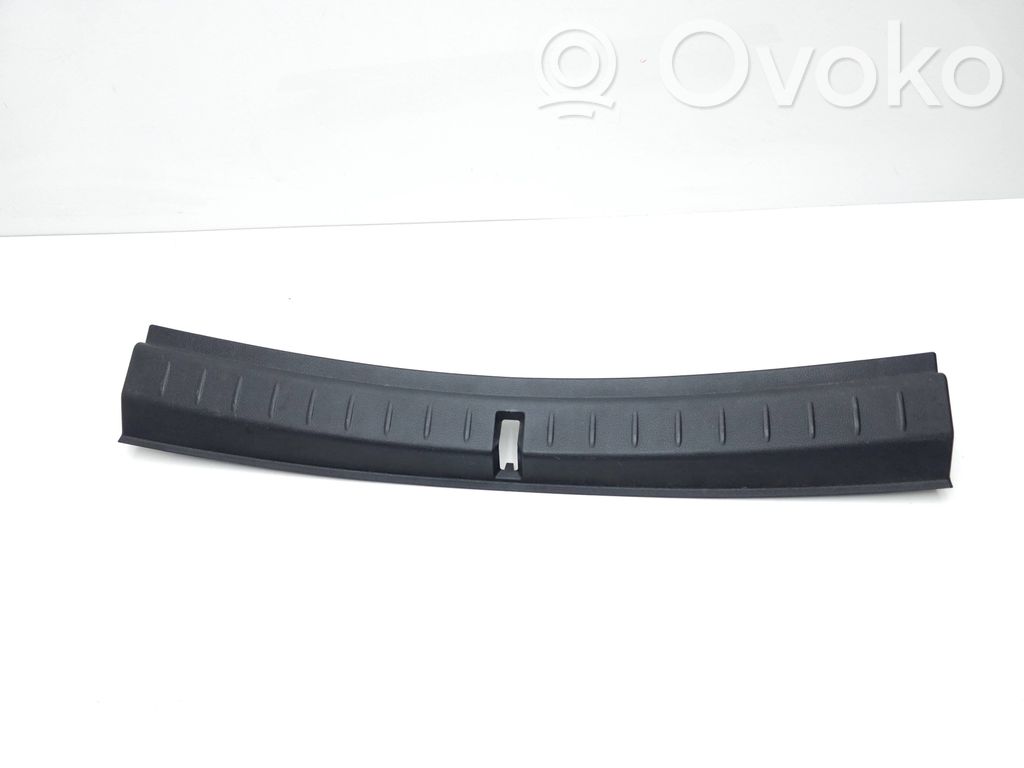 BMW 2 F46 Osłona pasa bagażnika 