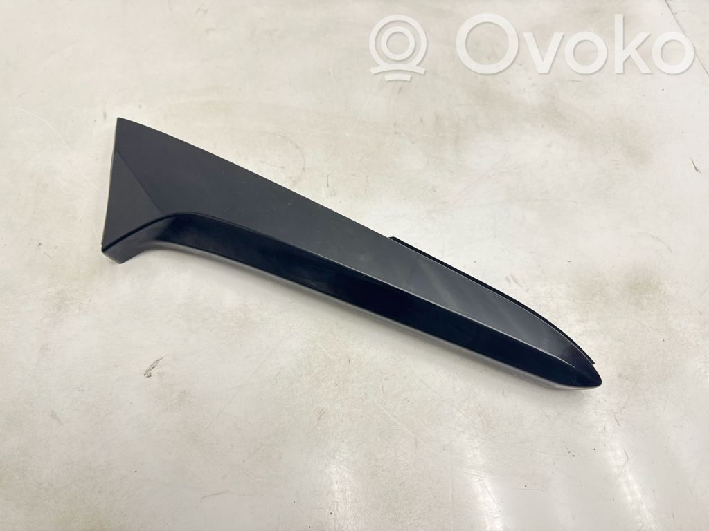 Mazda CX-30 Embellecedor de cristal trasero 