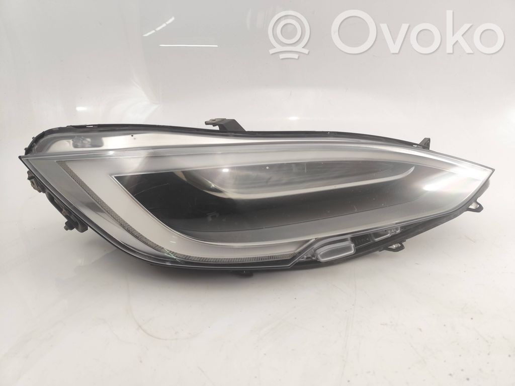 Tesla Model S Phare frontale 