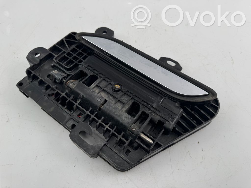 Tesla Model S Manecilla externa puerta delantera 