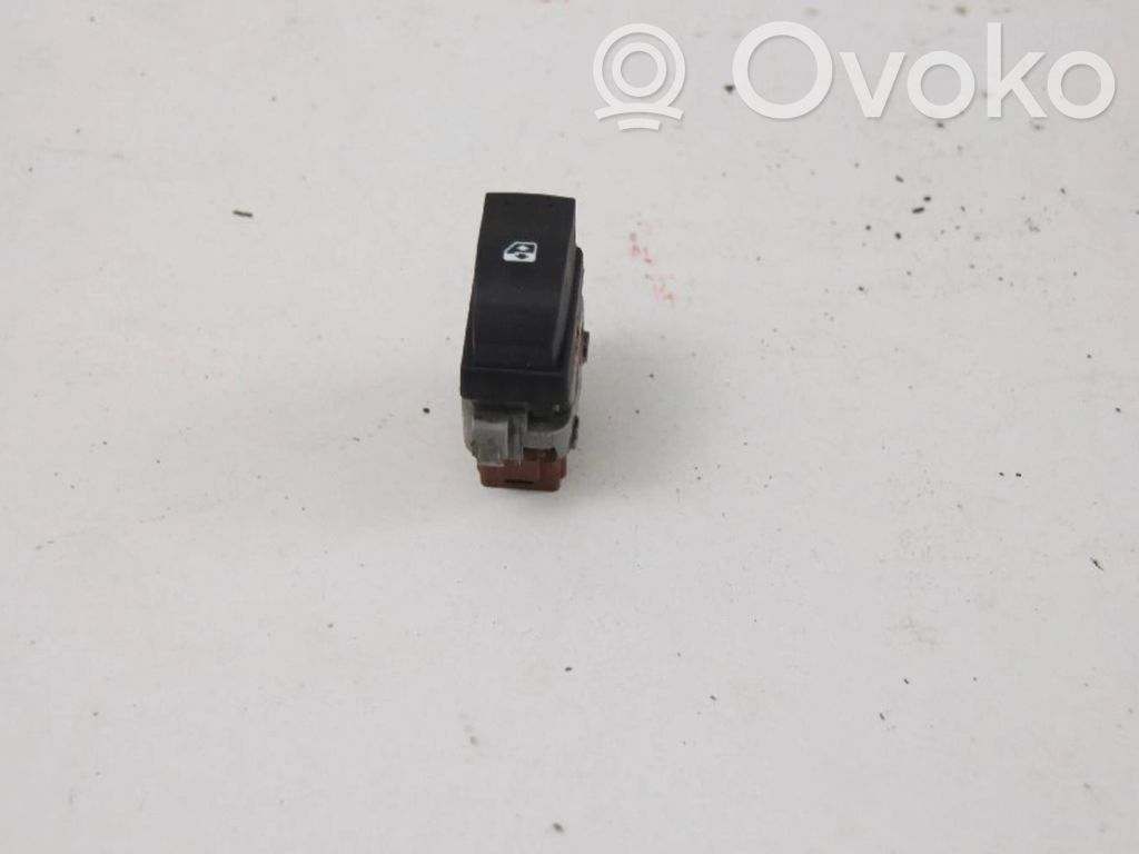 Electric window control switch   8200242600,8200242600,8200242600