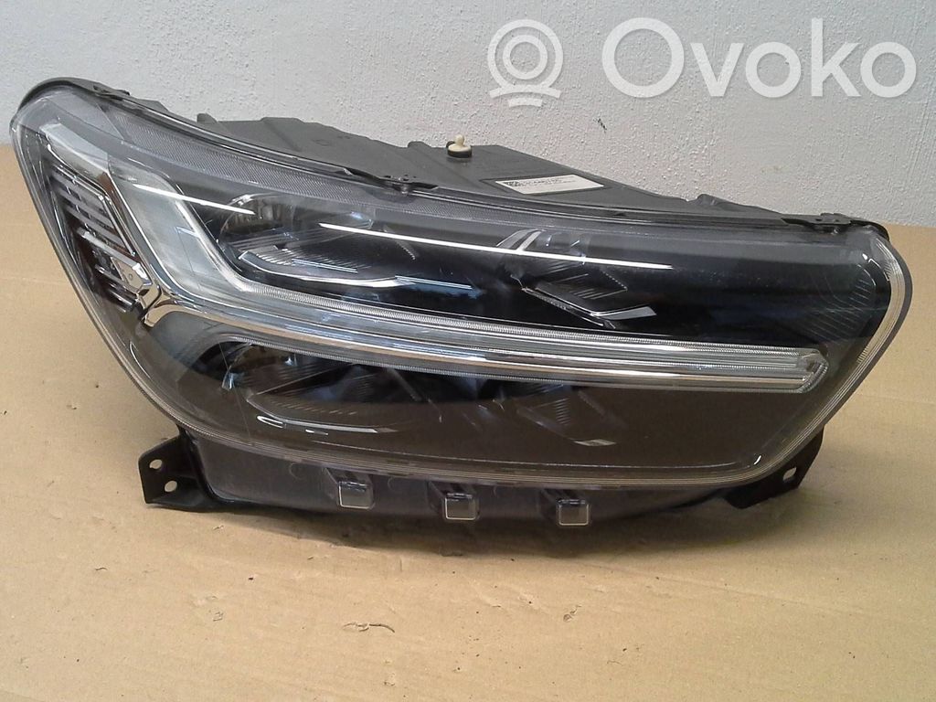 Volvo XC40 Scheinwerfer 