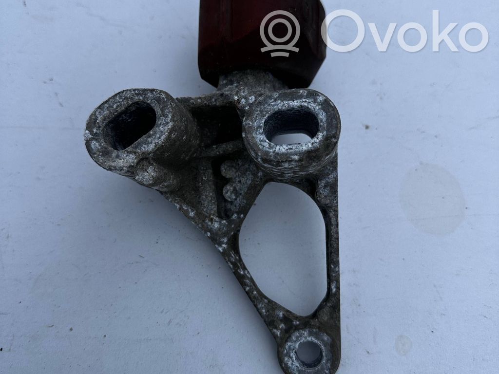 Engine mount bracket   8K0199343C