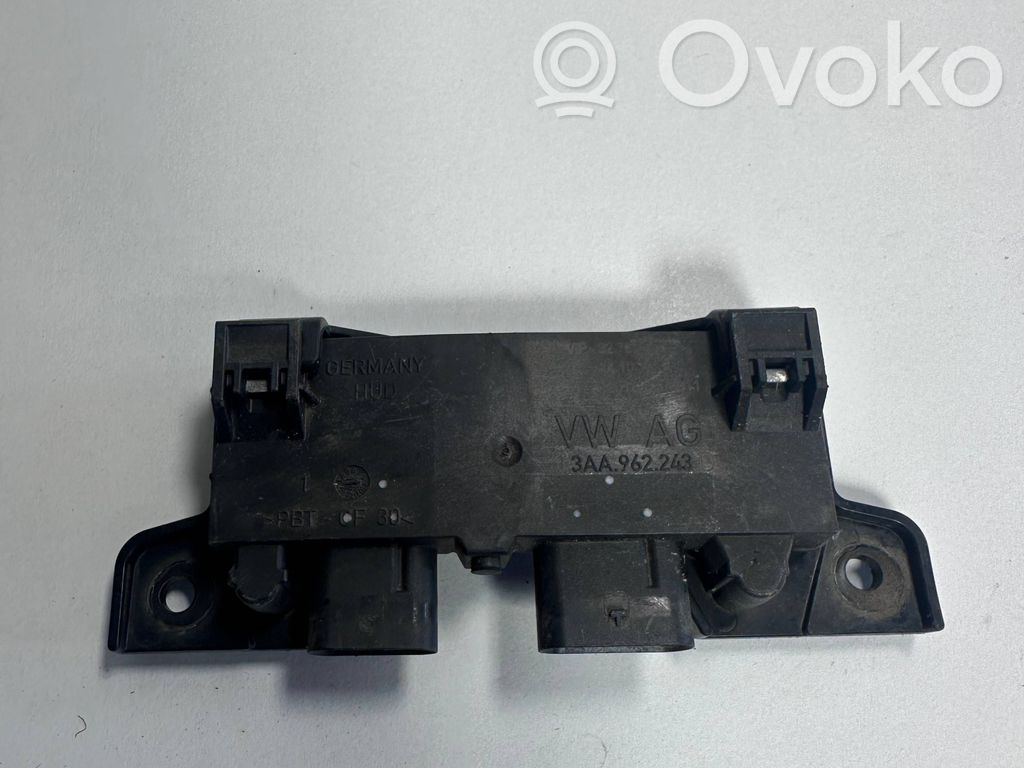 Tailgate/trunk control unit/module   3AA962243D