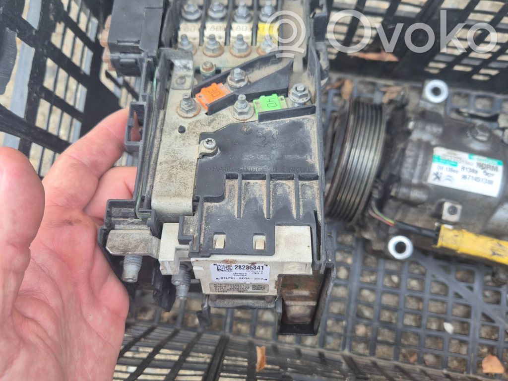 Peugeot 3008 I Central locking switch button 