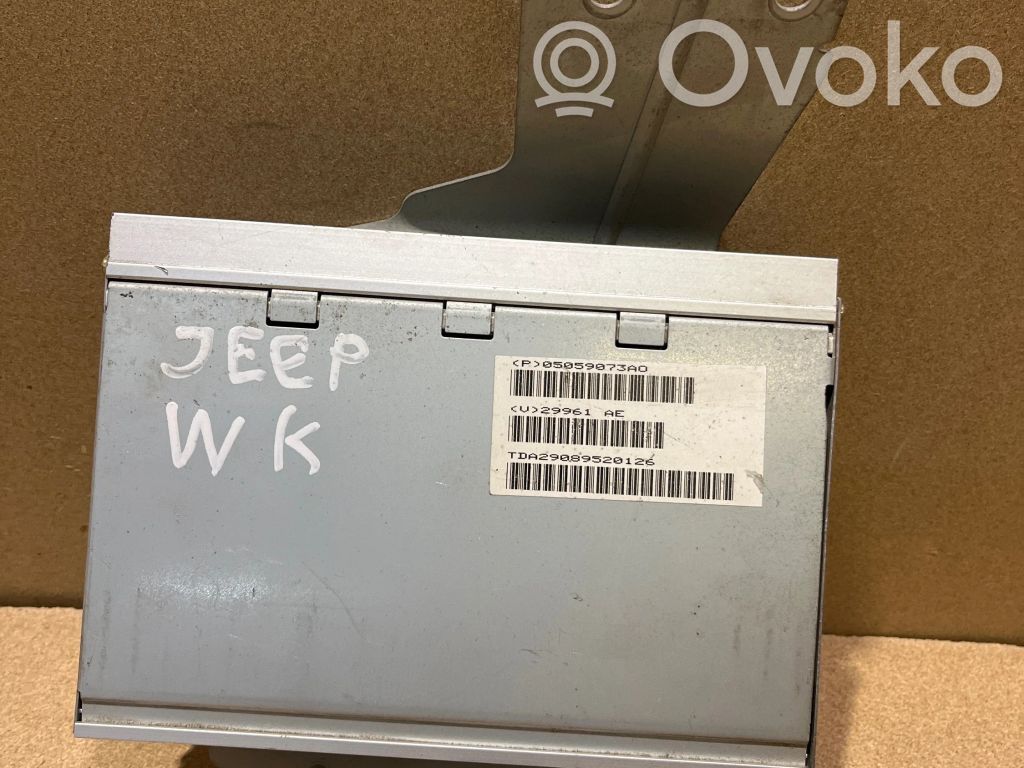 Jeep Grand Cherokee (WK) Garso stiprintuvas 