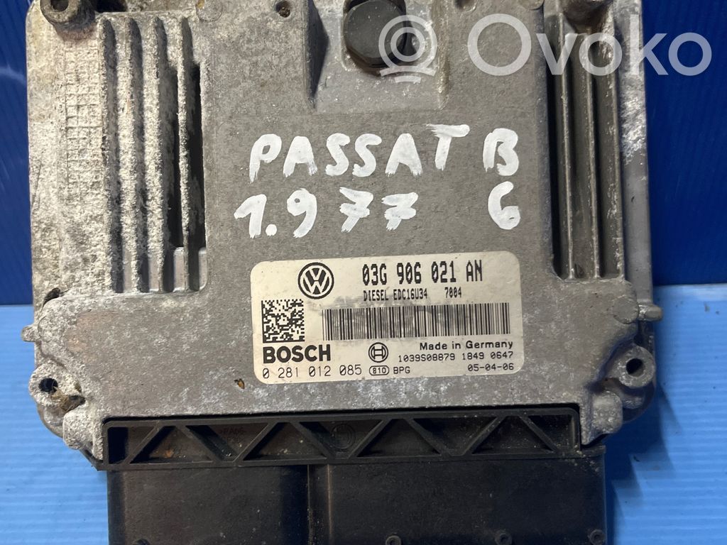 Volkswagen PASSAT B6 Engine control unit/module 