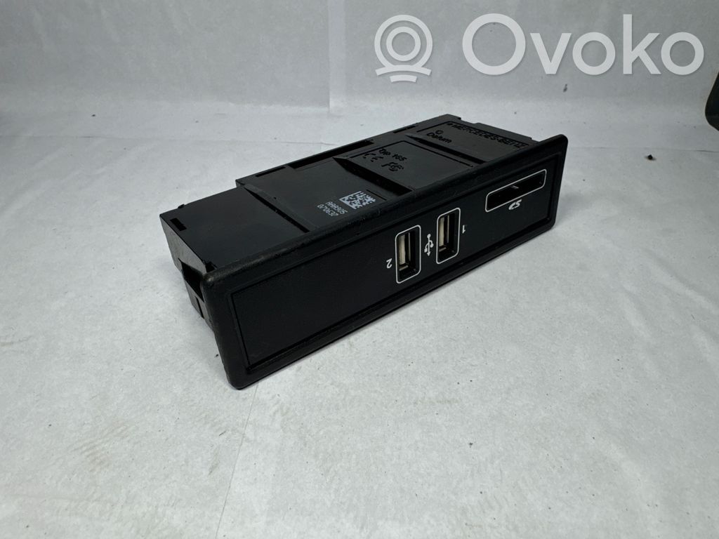 Mercedes-Benz C W205 Enchufe conector USB 