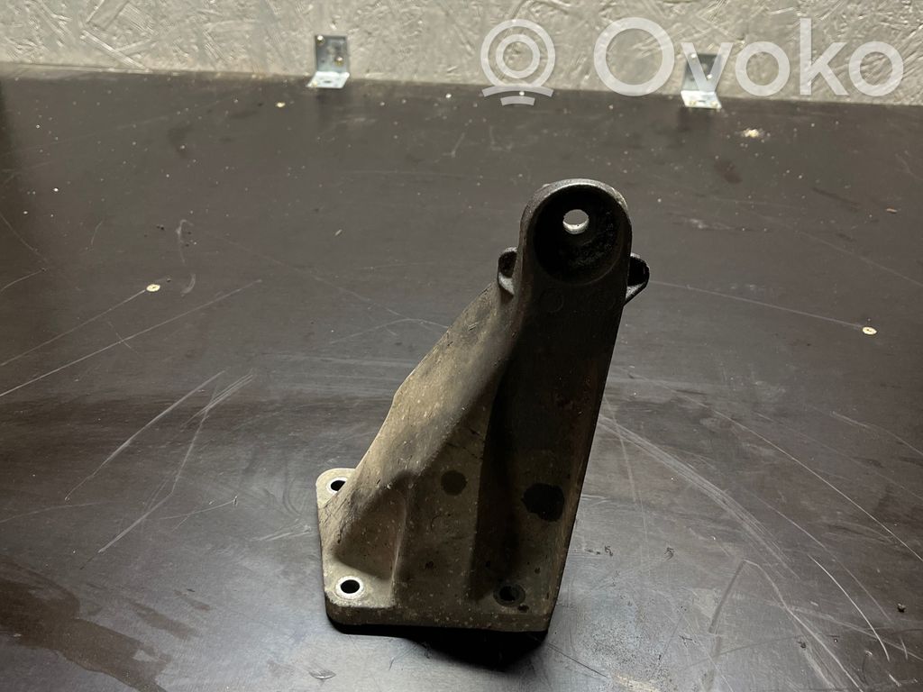 BMW 3 E90 E91 Engine mounting bracket 