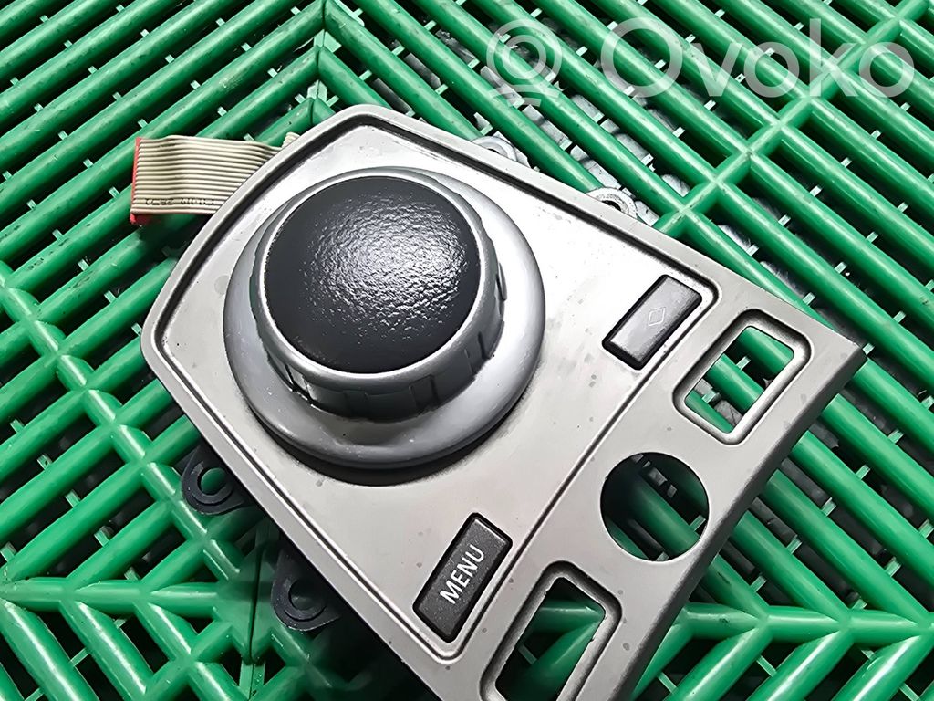 Unidad central de control multimedia   6958364,F2200287