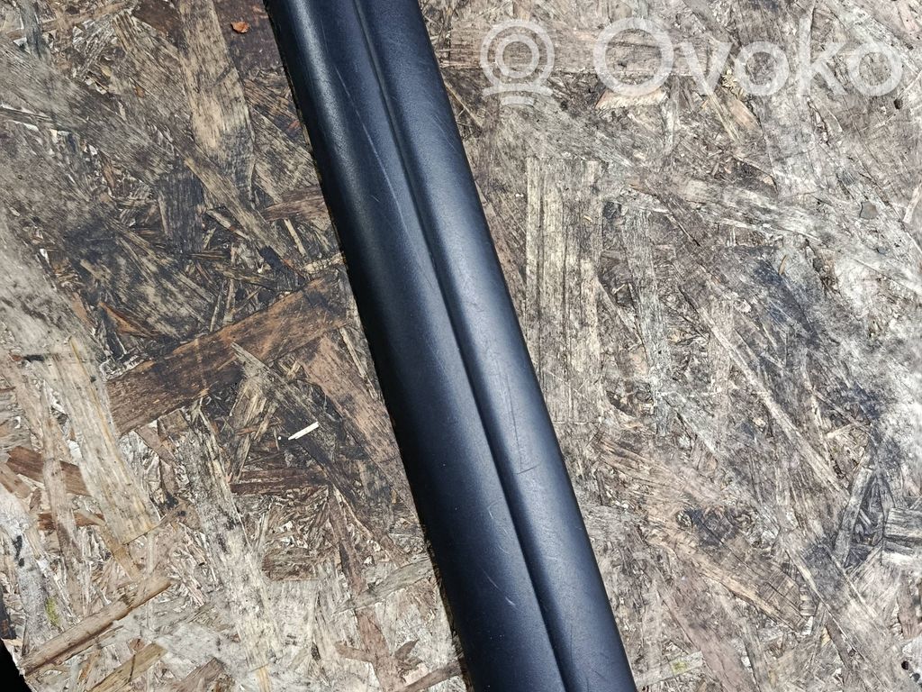 Front sill trim cover   7066975