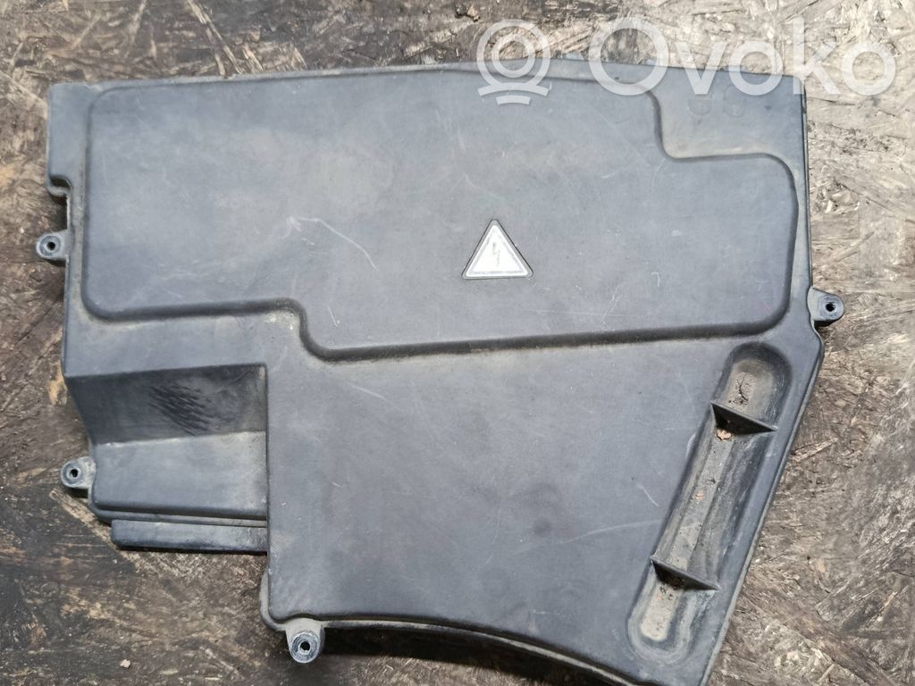 Dangtelis saugiklių dėžės   7520899,58650910
