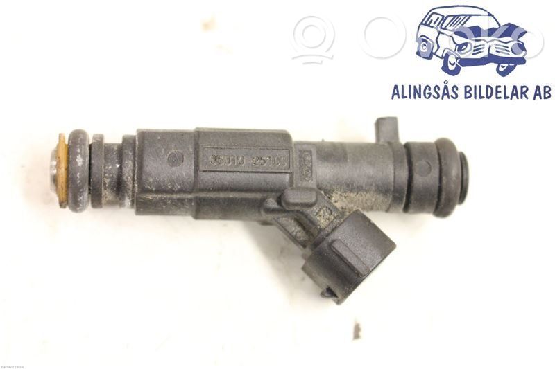 KIA Carens II Inyector de combustible 