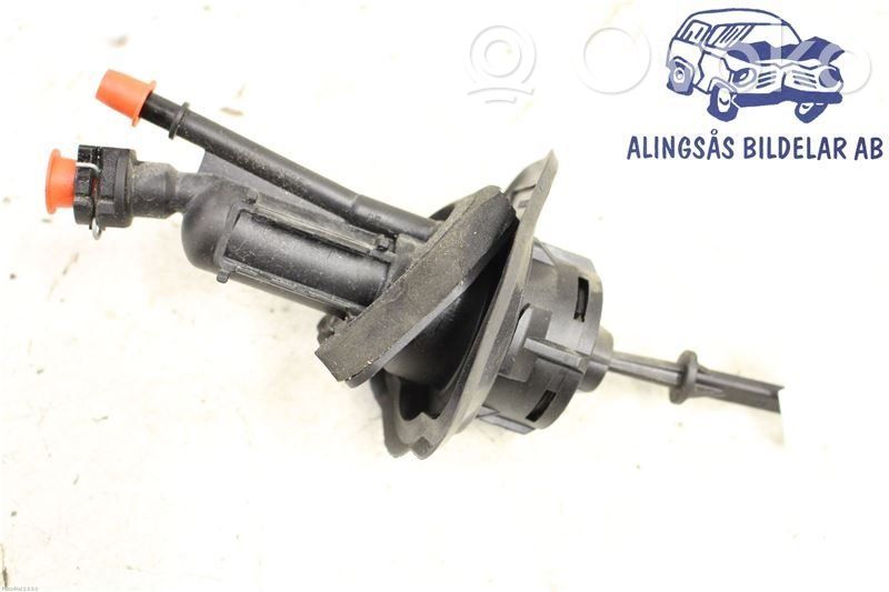 Kytkimen pääsylinteri   3M517A543AG