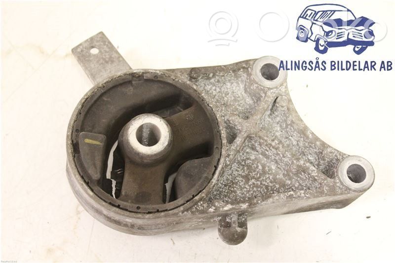 Engine mount bracket