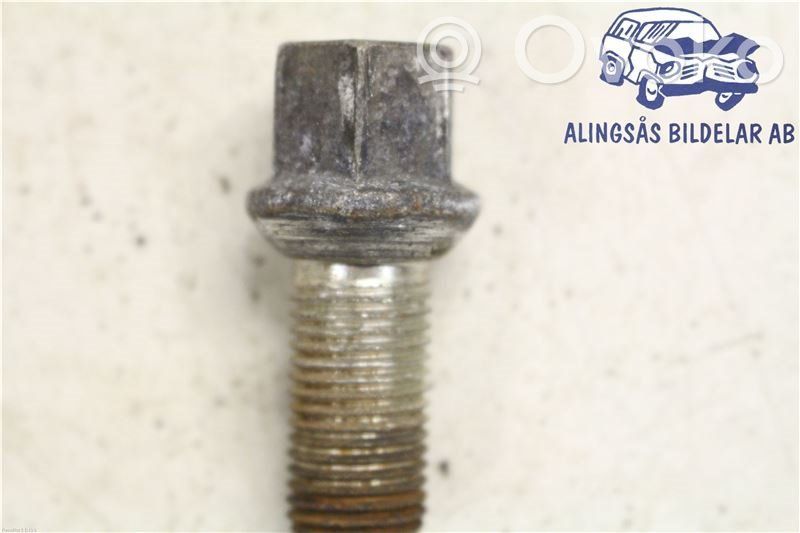 Audi A4 S4 B8 8K Mutterit/pultit 