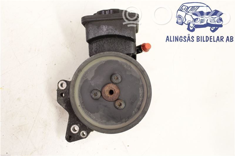 BMW X3 E83 Power steering pump 