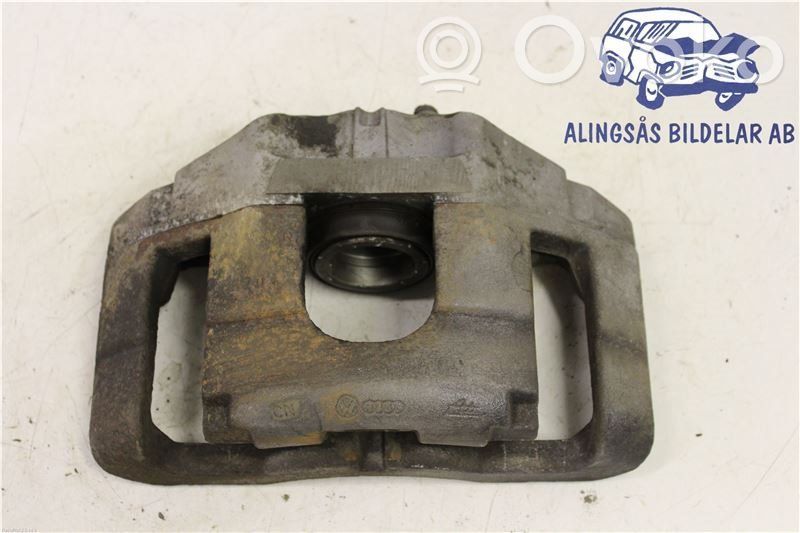 Audi A3 S3 8P Zacisk hamulcowy przedni 
