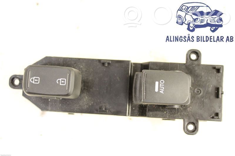Electric window control switch   935752T010