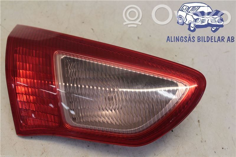 Aizmugurējais lukturis pārsegā   8336A036,13287977