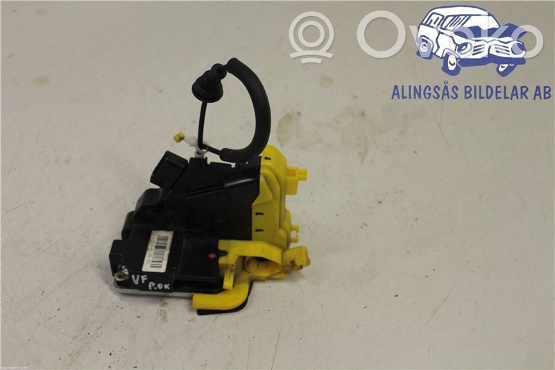 Priekšpusē slēdzene   81310A2100,81310A2100,81310A2100