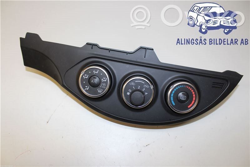 Toyota Yaris Climate control unit 