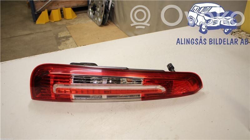 Ford Focus C-MAX Aizmugurējais lukturis virsbūvē 