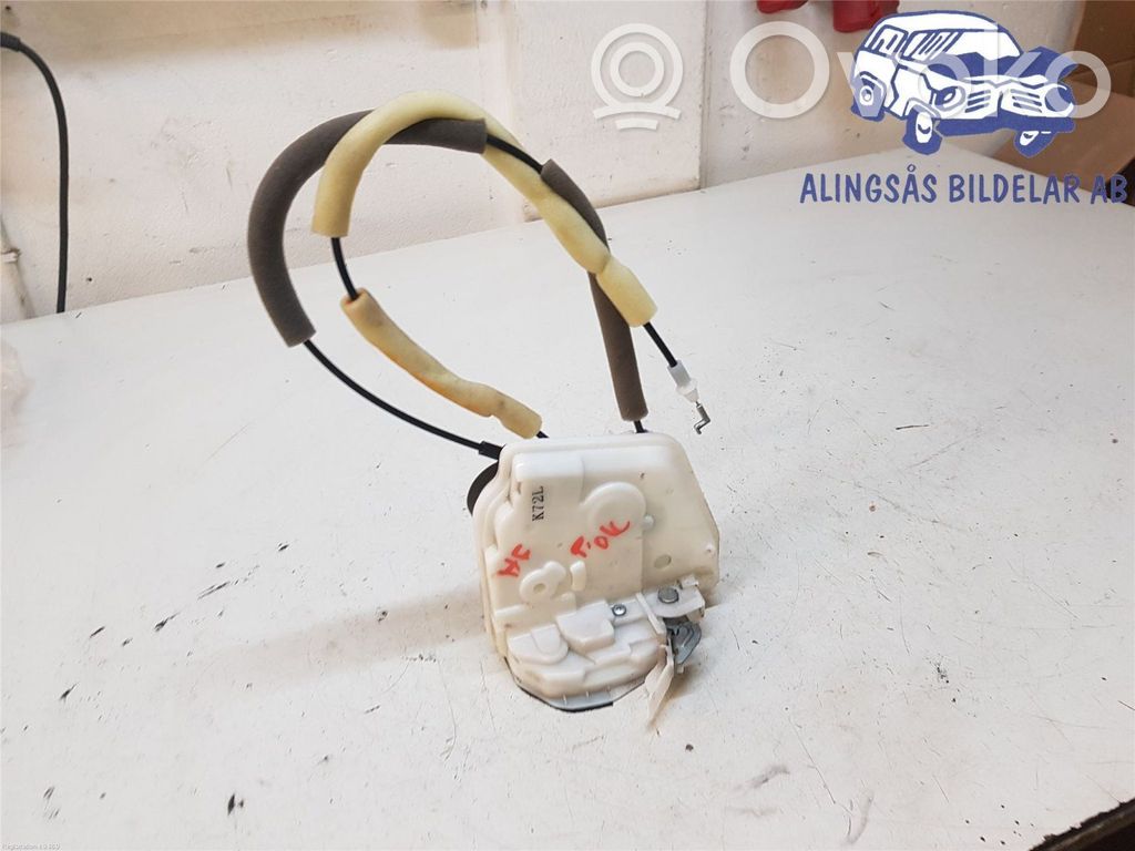 Mazda 3 III Priekšpusē slēdzene 