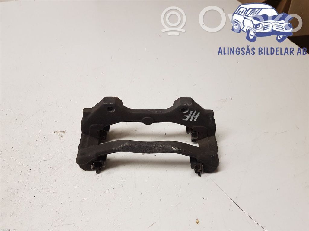Fiat Tipo Etujarrun jarrusatulan kannatin 