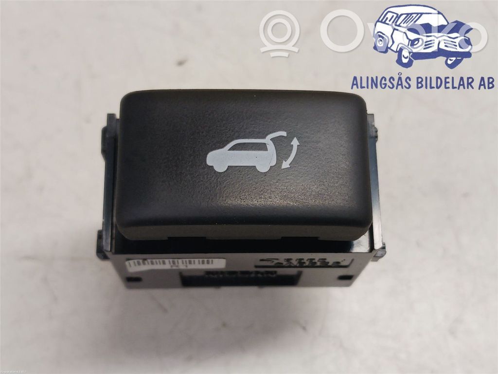 Nissan X-Trail T32 Tailgate/boot open switch button 