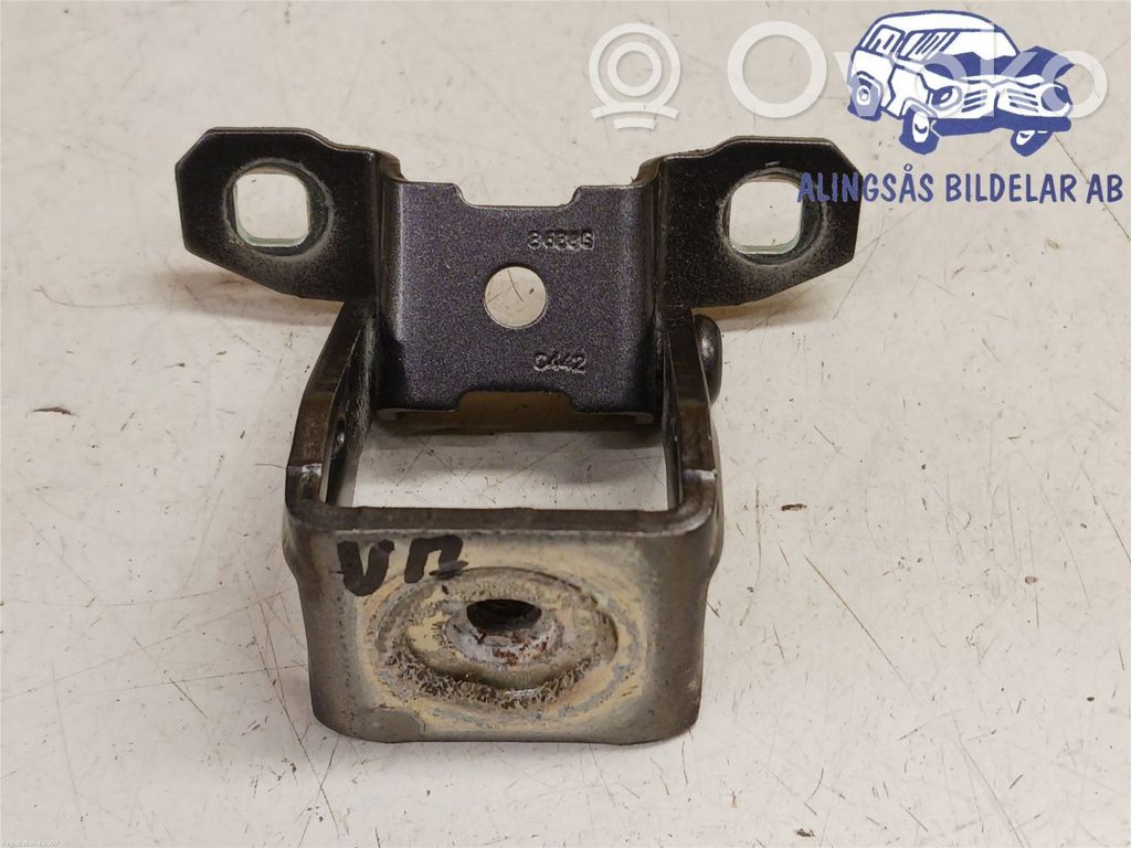 Jeep Compass Tailgate/trunk/boot hinge 