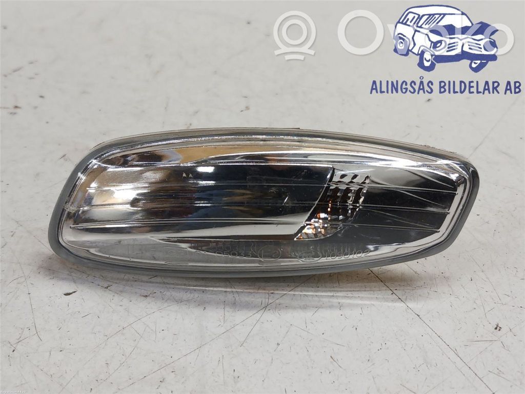 Peugeot 308 Front fender indicator light 