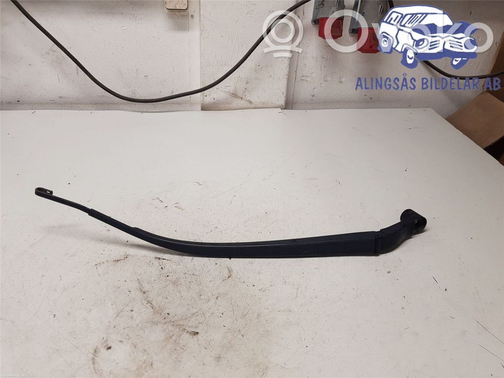 Front wiper blade arm   DA6C67321